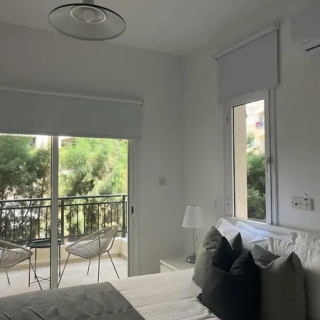 Phaedrus Living Allure Apartment
